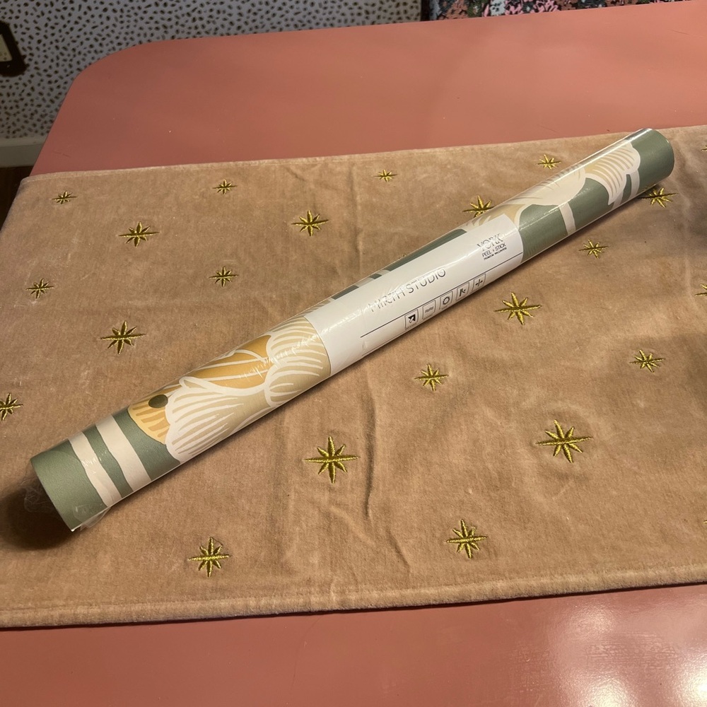 Mirth Studios Shirley Deco Floral Peel-and-Stick Wallpaper. Sold @ Anthropologie - Picture 7 of 9